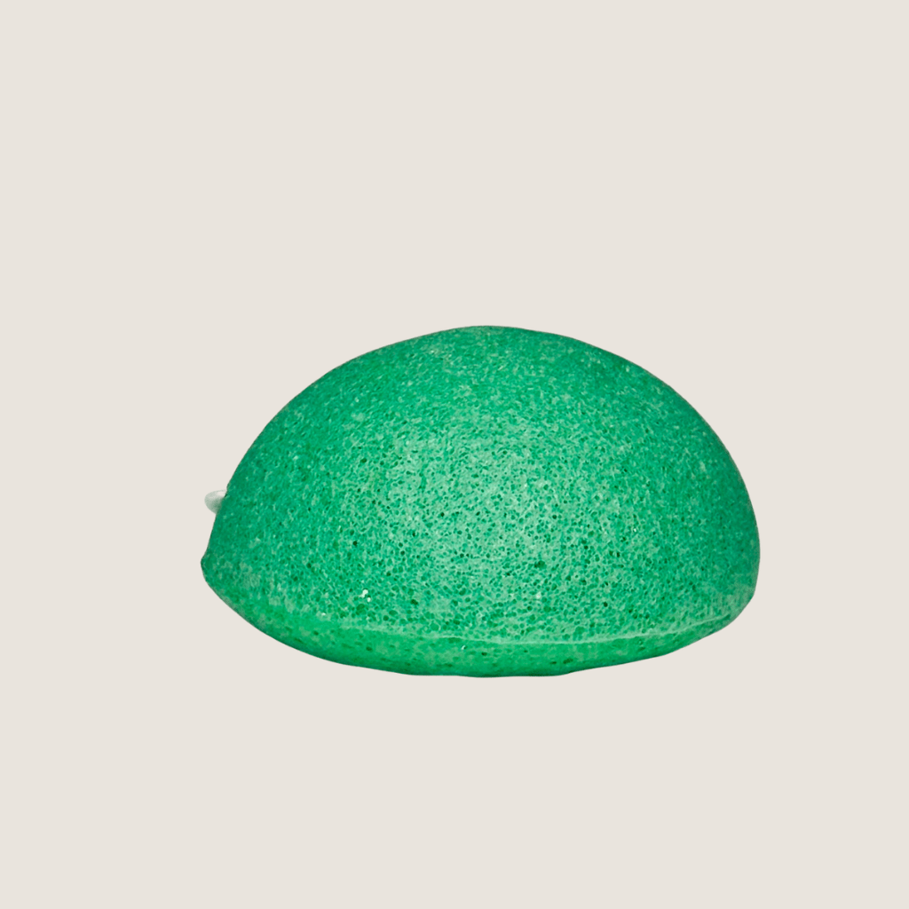 Éponge konjac verte au thé vert exfoliation douce peau mixte nettoyage Dado Cosmetics