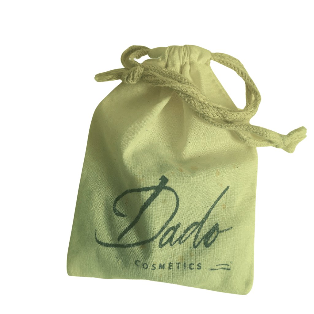 Savon surgras visage, forme ronde à l&#39;argile rose pour peau mixte emballé dans un sac en coton réutilisable - Dado Cosmetics